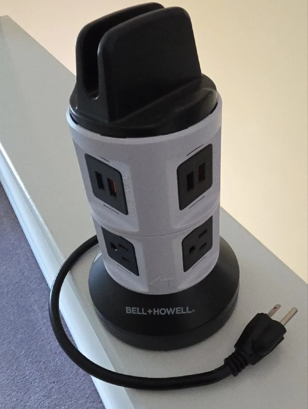 White & Black Spinning Tower Power Strip with USB Ports